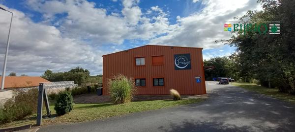 Local commercial · Location Theize (69620)
