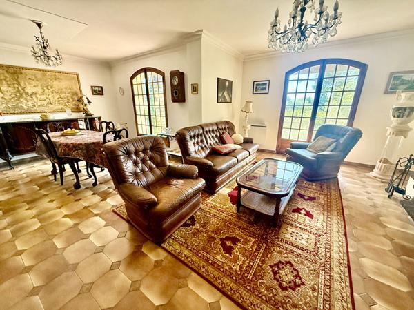 Maison 6 pièces de 190m2 - 4 chambres, - garage- jardin