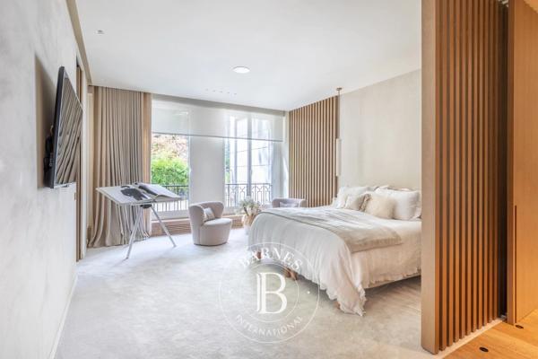 Paris 16ème, Appartement 6 Chambres -  597 m² à vendre