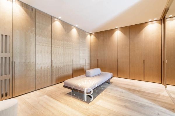 Paris 16ème, Appartement 6 Chambres -  597 m² à vendre