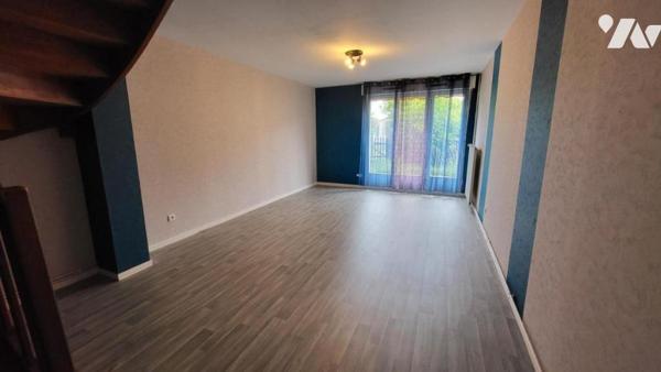 VALENTIGNEY, maison mitoyenne six pièces sur 1a 32ca de terrain