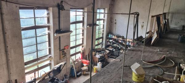 Saint Pal de Mons 43620 Idéal artisan ou investisseur possibilité découpe 4 logements plus 1000m² de terrain constructible