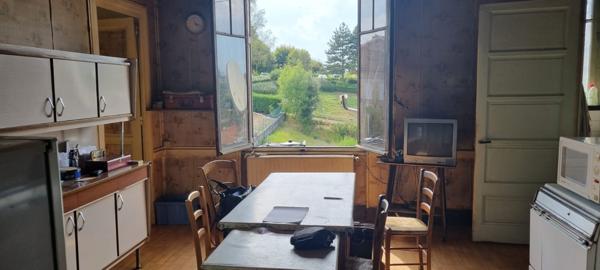 Saint Pal de Mons 43620 Idéal artisan ou investisseur possibilité découpe 4 logements plus 1000m² de terrain constructible