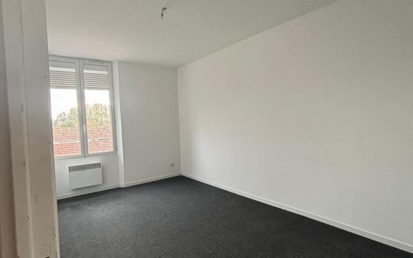 Appartement à louer    3 pièces • 67 m2 La Fère