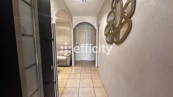 Maison
         5 pièces
        - 141 m² 295 000 € *