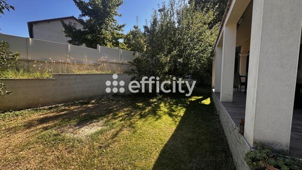Maison
         5 pièces
        - 141 m² 295 000 € *