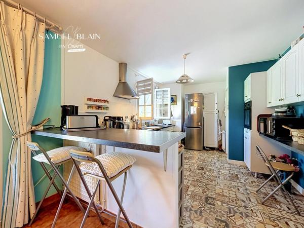 Vie de plain pied et étage, sous sol total 70 M2.