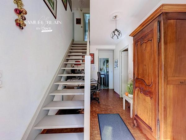 Vie de plain pied et étage, sous sol total 70 M2.