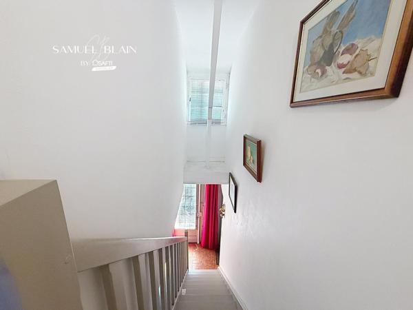 Vie de plain pied et étage, sous sol total 70 M2.