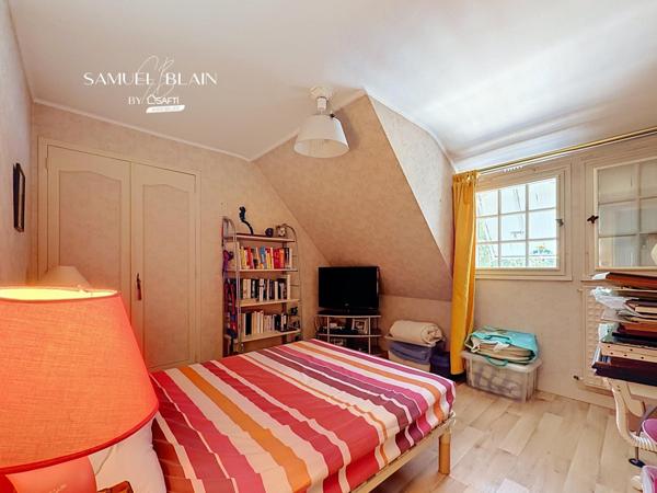 Vie de plain pied et étage, sous sol total 70 M2.