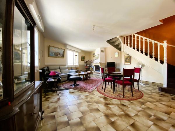 Baud (56150) Maison de ville dans le centre de BAUD