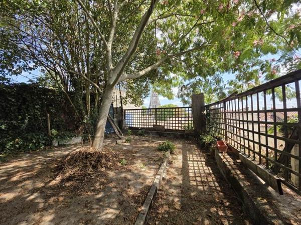 Maison 109 000 € Saintes 5 p 124 m² DPE G