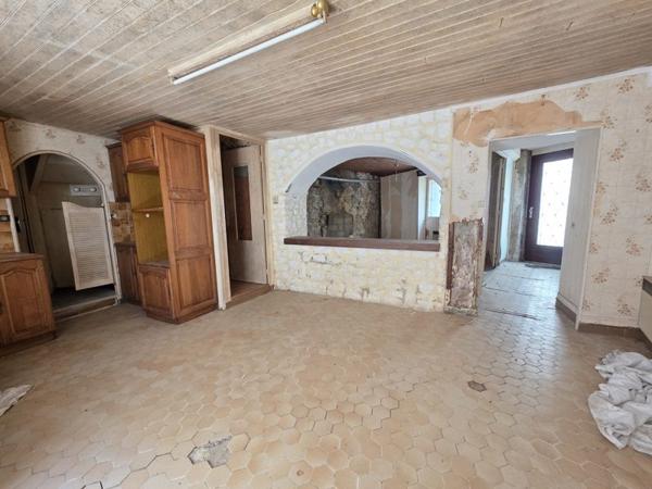 Maison 109 000 € Saintes 5 p 124 m² DPE G