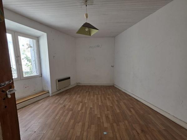 Maison 109 000 € Saintes 5 p 124 m² DPE G
