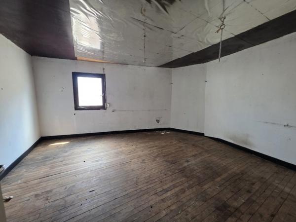 Maison 109 000 € Saintes 5 p 124 m² DPE G