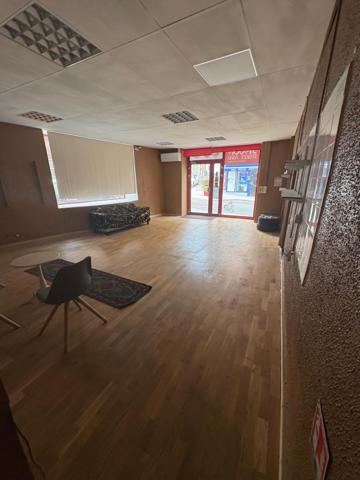 Local  de 65 m²  avec cave de 60 m² à Voiron, idéal activité commerciale ou restaurant