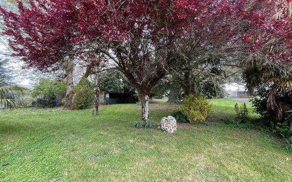 Maison à vendre    5 pièces •  Saint-Amant-de-Bonnieure