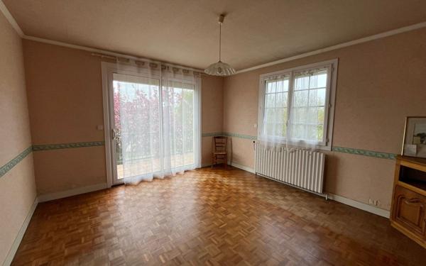 Maison à vendre    5 pièces •  Saint-Amant-de-Bonnieure