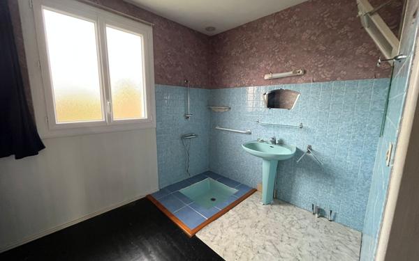 Maison à vendre    5 pièces •  Saint-Amant-de-Bonnieure