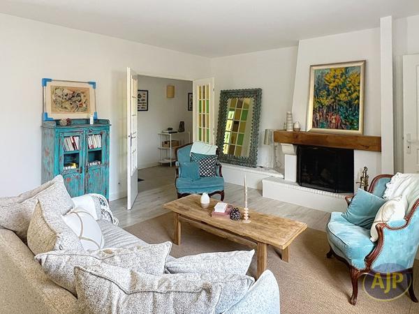 Maison à vendre Lanton - 7 pièces, 148m² avec 6 chambre(s) à 730 000€ - AJP Immobilier Andernos les Bains