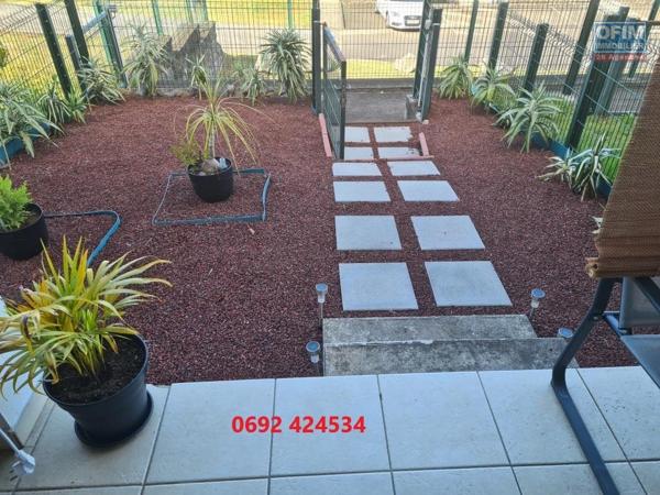 A louer joli appartement F2 MEUBLE avec jardinets le Tampon