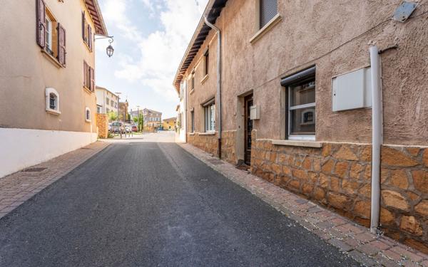 Maison à vendre    4 pièces •  Sourcieux-les-Mines