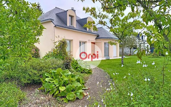 Maison à vendre    6 pièces •  Ambon