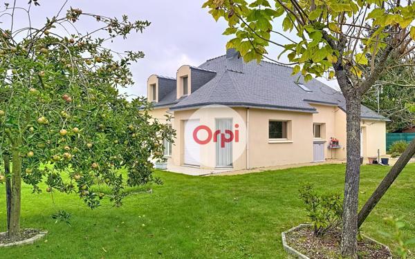 Maison à vendre    6 pièces •  Ambon