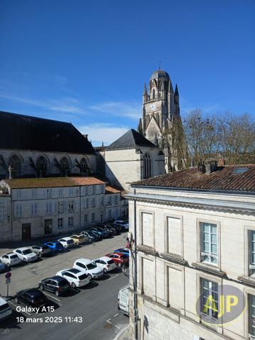 Appartement à louer Saintes : 2 pièces, 38m² avec 1 chambre(s) à 590€ - AJP Immobilier Saintes