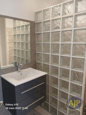 Appartement à louer Saintes : 2 pièces, 38m² avec 1 chambre(s) à 590€ - AJP Immobilier Saintes