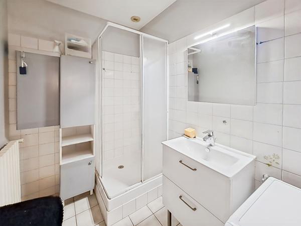 Appartement au RDC HYPER CENTRE Arpajon 2 pièces, 1 chambre, 1 cave, 1 parking, 1 jardin