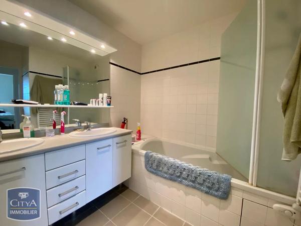 Appartement à louer 4 pièces 106.63m² Saint-Pierre-des-Corps (37700)
