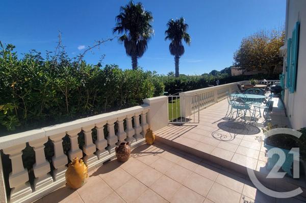 Appartement T2 à vendre  3 pièces - 116,02 m2 STE MAXIME - 83