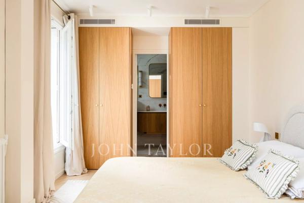Bel appartement avec vue dégagée sur la Seine et les jardins de l'Hôtel de Sens