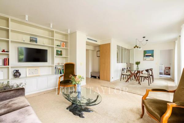 Bel appartement avec vue dégagée sur la Seine et les jardins de l'Hôtel de Sens