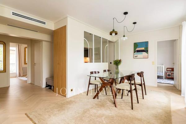 Bel appartement avec vue dégagée sur la Seine et les jardins de l'Hôtel de Sens