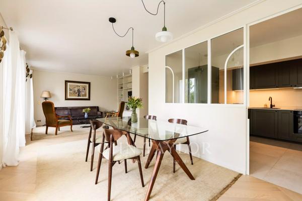 Bel appartement avec vue dégagée sur la Seine et les jardins de l'Hôtel de Sens