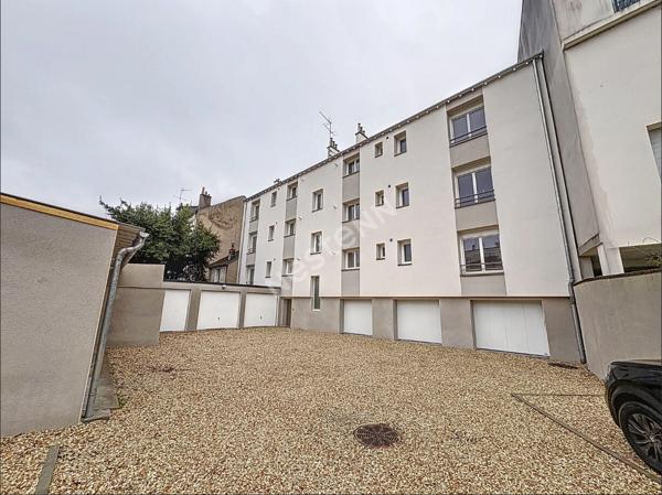 Immeuble à Tours entièrement rénové.