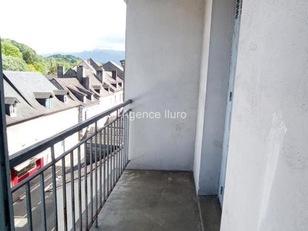 Location non meublée - Appartement - Oloron-sainte-marie - Réf.:203405 OLORON - Appartement de type 5 avec place de parking