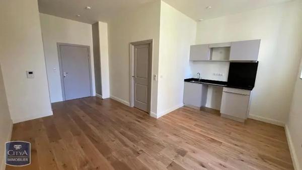 Appartement à louer 1 pièce 27.29m²