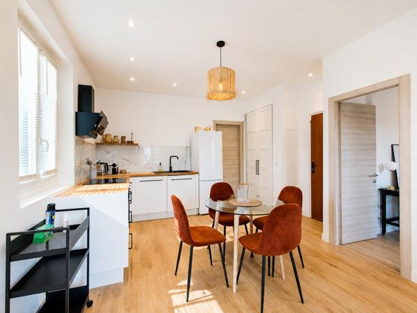 Appartement à SAINT LAURENT DU VAR (06700)