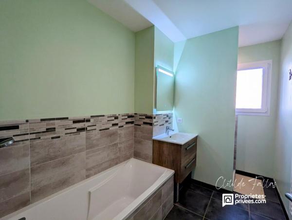 Maison récente plain-pied  3 chambres avec jardin clôturé et piscinable