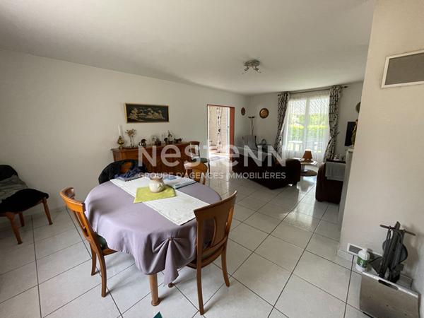 Maison 5 chambres Saint Nolff centre, environ 750 m² de terrain exposée sud