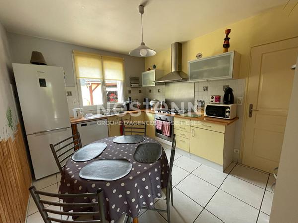 Maison 5 chambres Saint Nolff centre, environ 750 m² de terrain exposée sud