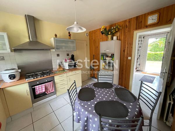 Maison 5 chambres Saint Nolff centre, environ 750 m² de terrain exposée sud