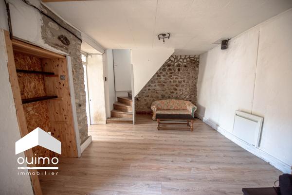 Vals-les-Bains (07600) Maison de village à rénover – à 1,4 km du centre de Vals-les-Bains (07600)