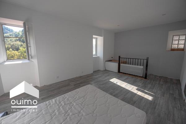 Vals-les-Bains (07600) Maison de village à rénover – à 1,4 km du centre de Vals-les-Bains (07600)