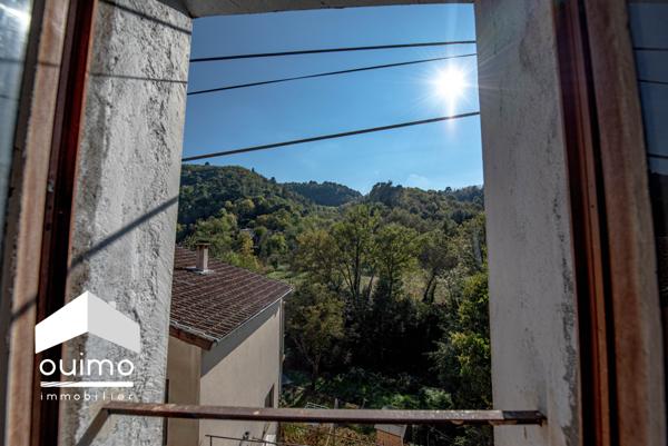 Vals-les-Bains (07600) Maison de village à rénover – à 1,4 km du centre de Vals-les-Bains (07600)