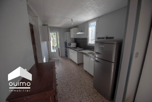 Vals-les-Bains (07600) Maison de village à rénover – à 1,4 km du centre de Vals-les-Bains (07600)