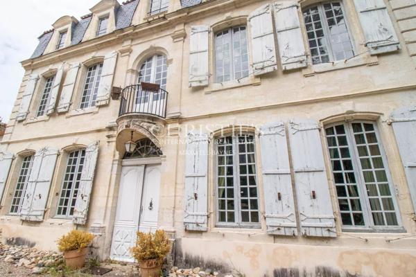 Manoir historique de Bougoiose comprenant une grange, une piscine et 4 hectares de terres mixtes